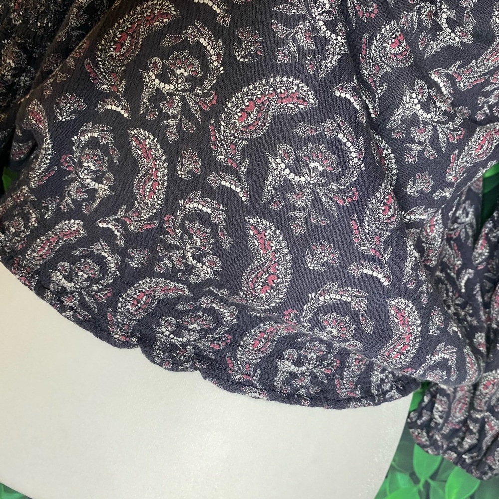 American Eagle Paisley Patterned Wide-Open Neckli… - image 4